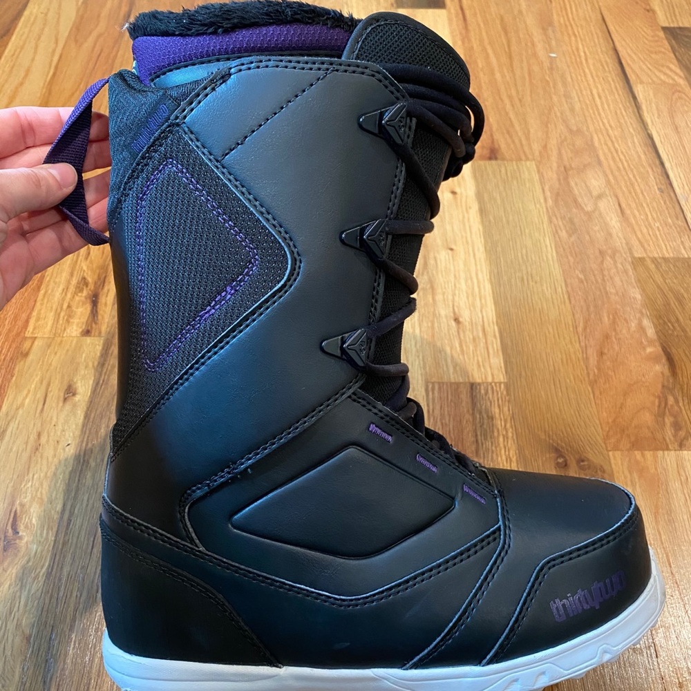 Women’s snowboard boots